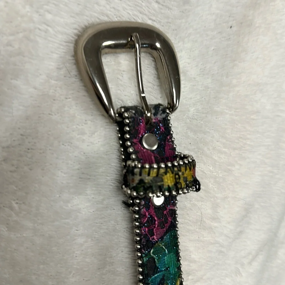 Beautiful vintage blingy floral beaded leather belt, silver buckle  size 2X